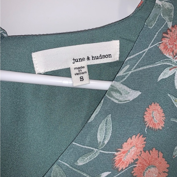 Green floral romper - Picture 2 of 3